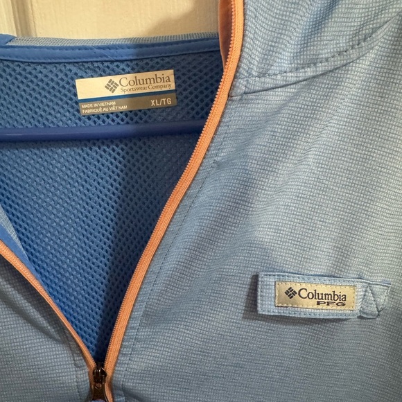 Columbia Blue Hooded Windbreaker - Picture 3 of 3